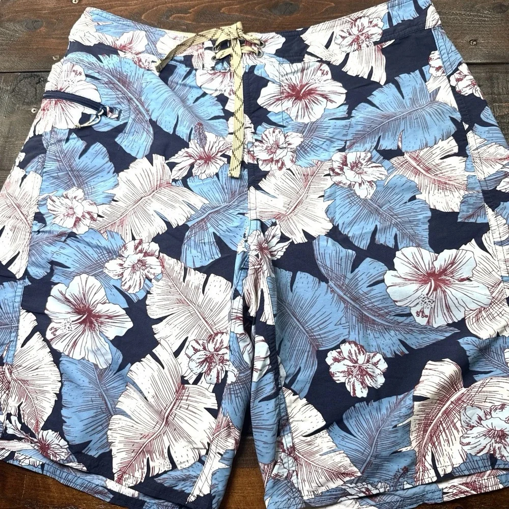 Patagonia Wavefarer‎ Board Shorts  Men's 34 Floral Hawaiian Fronds Nylon
